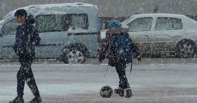 Türkiye 'kar'a teslim! Birçok ilde okullar tatil edildi