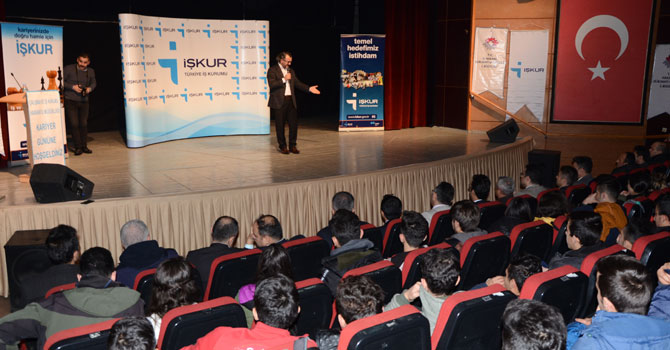Hakkari'de '5. Kariyer ve İstihdam Günü' etkinliği düzenlendi