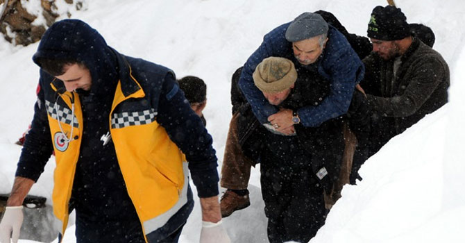 Yüksekova'da hasta kurtarma operasyonu!