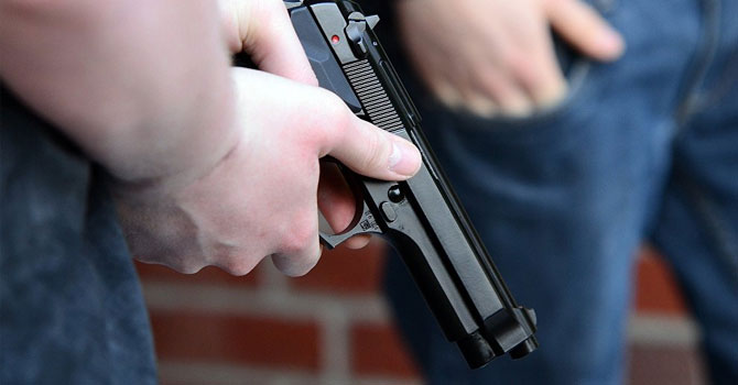 Ağabeyini öldürüp tuvalete gömdü