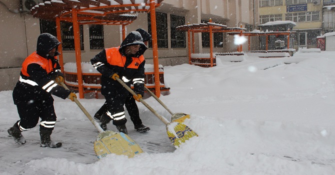 Hakkari'de 30 köy ve 66 mezra yolu, ulaşıma kapandı