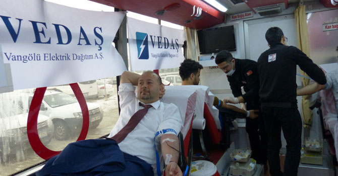 VEDAŞ çalışanlarından kan bağışı