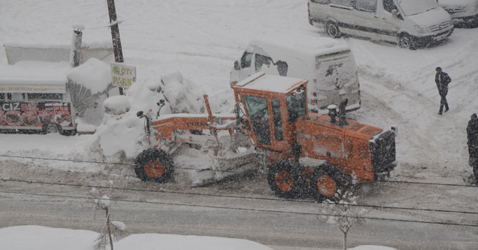Hakkari ve ilçelerinde 54 köy ve mezra yolu kapalı