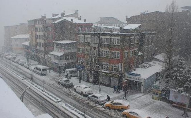 Hakkari'de engelli ve hamilelere kar tatili!