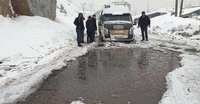 Kış geldi, Hakkari'de yol çilesi başladı