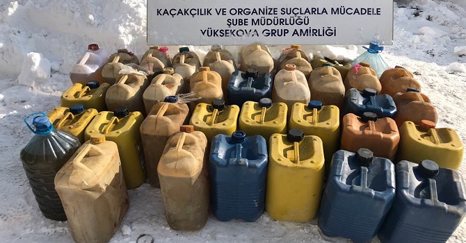 Hakkari'de kaçak sigara ve akaryakıt ele geçirildi