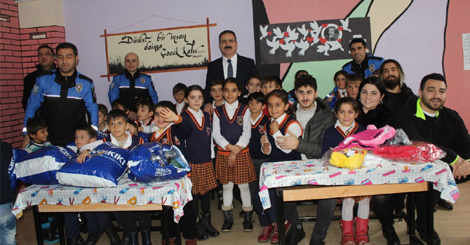 İstanbul’dan Hakkarili öğrencilere yardım eli