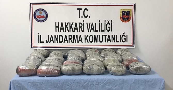 Hakkari'de 34 kilo 970 gram toz esrar maddesi ele geçirildi
