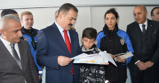 Hakkari'de 70 bin 674 öğrenci karne aldı! FOTO GALERİ