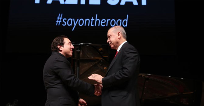 Cumhurbaşkanı Erdoğan, Say'ın konserini dinledi