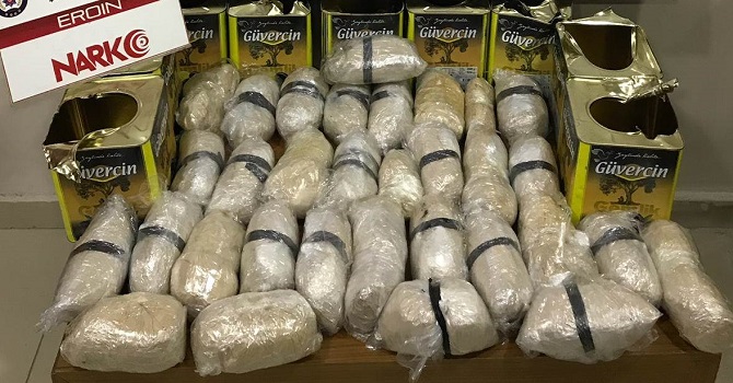 Hakkari'de 15 kilo 929 gram eroin ele geçirildi