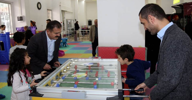 Vali Akbıyık'tan çocuk oyun merkezine ziyaret FOTO GALERİ