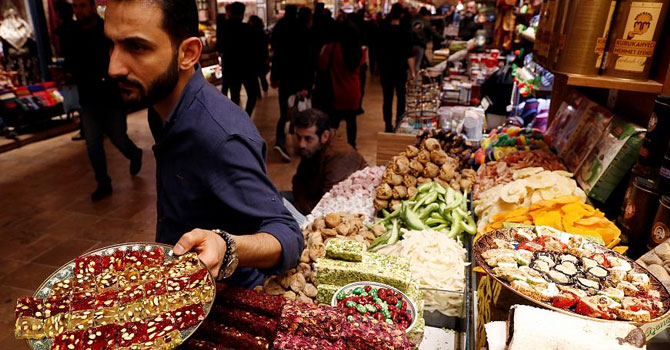'Türkiye'de, en mutlu seçmen AK Partililer'