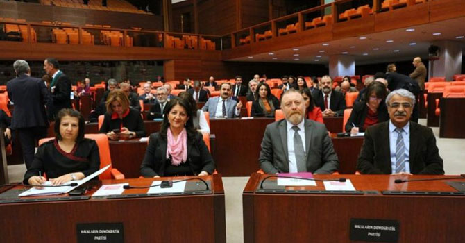 HDP'nin Meclis'teki barış nöbeti başladı