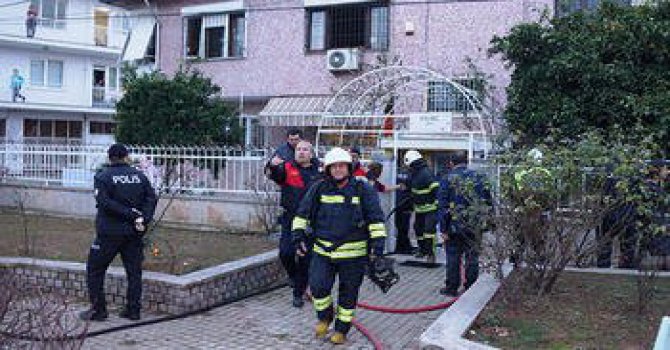 Kızlar pansiyonu ateşe verdi