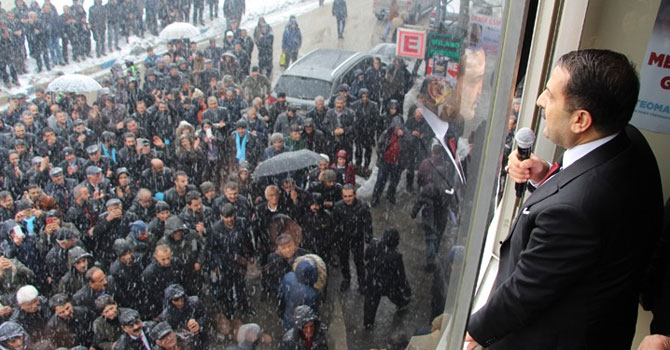 AK Parti Yüksekova'da seçim bürosu açtı!