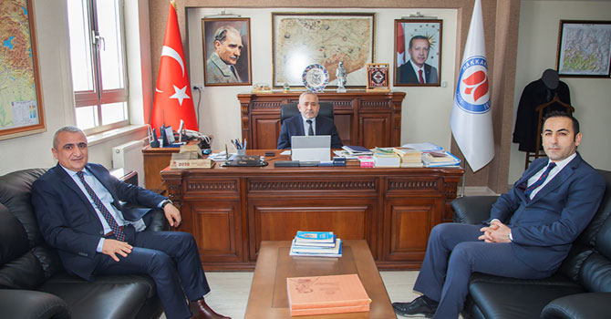 Milli Eğitim Müdürü Gür'den Rektör Pakiş'e ziyaret