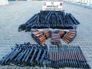 Hakkari'de 396 av tüfeği ele geçirildi!