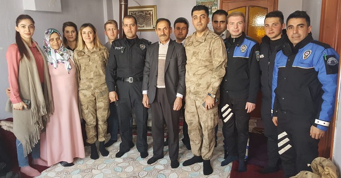Hakkari ASP'den şehit ailelerine ziyaret