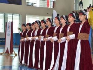 Hakkari'de "Okullar arası Halk Oyunları Yarışması" FOTO GALERİ