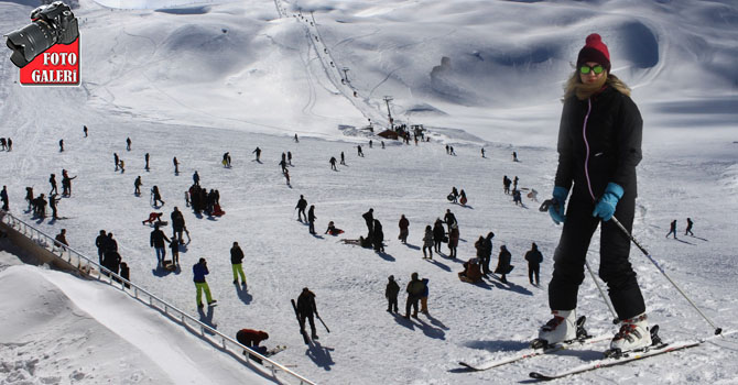 Hakkari'deki Kayak Merkezine Hafta Sonu Akını