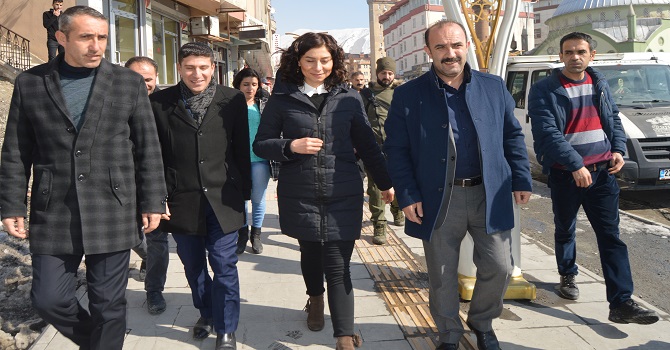 Eşbaşkan adaylarından esnaflara ziyaret!