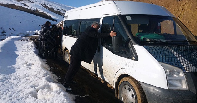 Mahallelinin yol çilesi