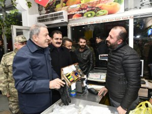 Milli Savunma Bakanı Akar ve Genelkurmay Başkanı Güler Hakkari'de