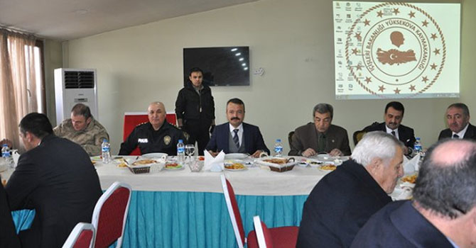 Kaymakam Kendüzler, kanat önderleriyle bir araya geldi