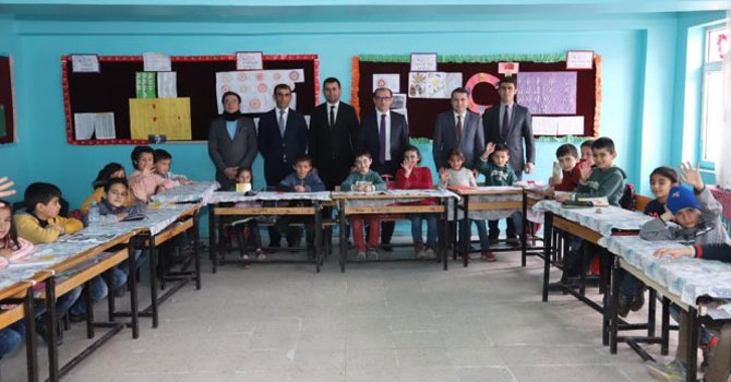 Çukurca’da “Bir Kitap Bir İnsan Projesine” kitap desteği