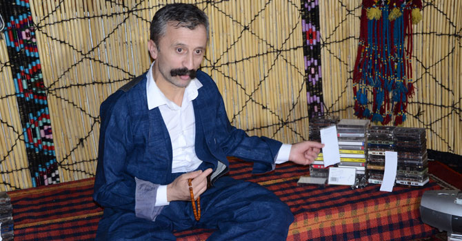 Hakkarili dengbej Seyranoğlu eski kasetleri yaşatıyor!