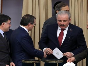 Meclis Başkanlığına Mustafa Şentop seçildi