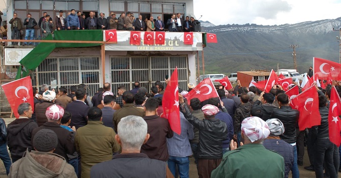 Derecik’te Ak Parti seçim bürosu açıldı