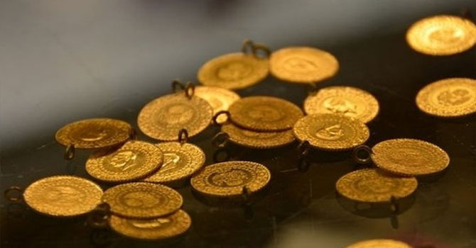 Kendisini başkomiser olarak tanıtıp, dolandırdı