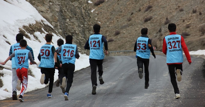 Hakkari’de okullar arası atletizm yarışması 