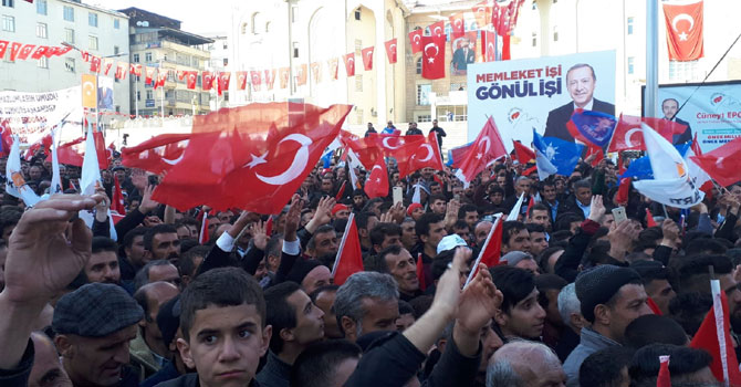 Ak Parti'nin Hakkari mitingi başladı