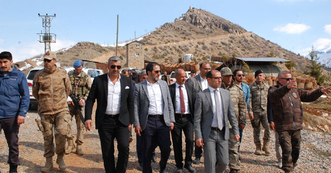 Ak Parti ve MHP il başkanlarının Çukurca ziyareti