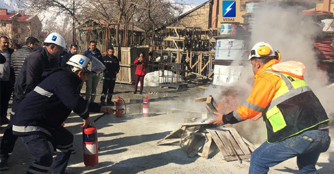 Hakkari VEDAŞ'tan yangın tatbikatı