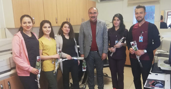 Ak Parti Çukurca adayı doktorları unutmadı