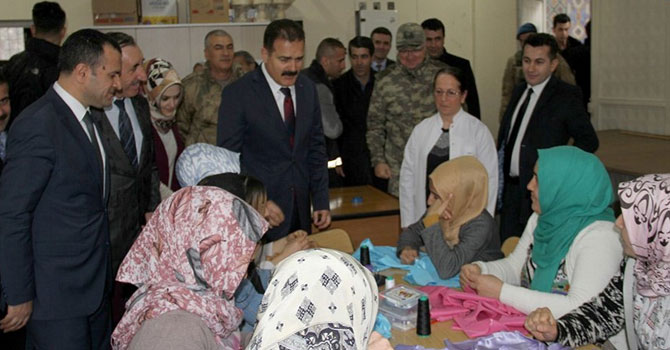 Hakkari Valisi Akbıyık'tan Şemdinli ve Derecik ziyareti