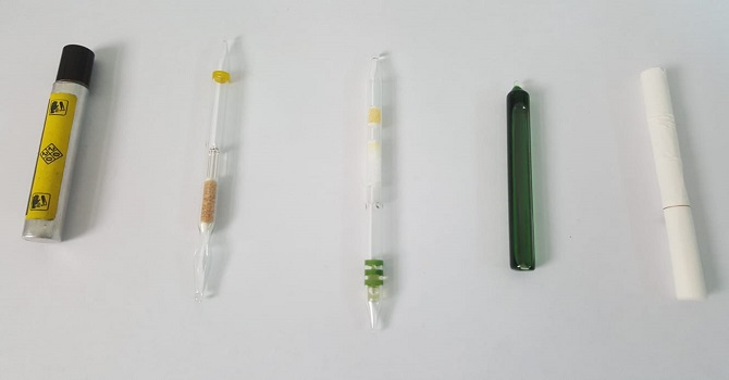 Hakkari'de Yılan zehri dolu tüpler ele geçirildi