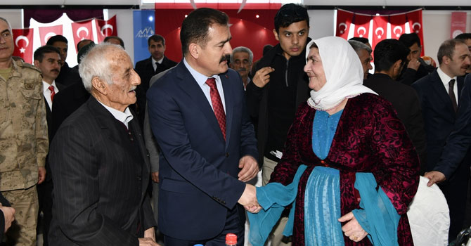 Hakkari'de şehit yakınları ve gaziler yemekte bir araya geldi