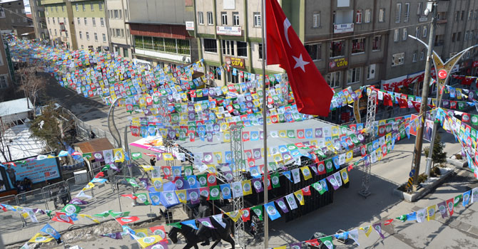 Hakkari HDP mitingine hazır!