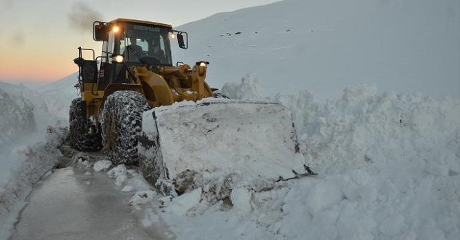 Hakkari’de 59 yerleşim yeri ulaşıma kapandı