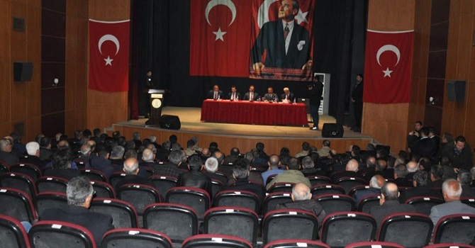 Yüksekova'da Muhtarlar Toplantısı