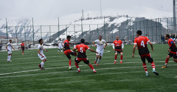 Hakkari Sportif Faaliyetler rakibini 4 - 0 yendi!