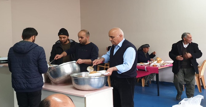 Çimenli köyü muhtar adayı H. Mustafa Kurt'tan jest!