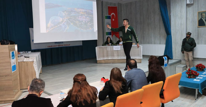 Hakkari’de münazara yarışması düzenlendi