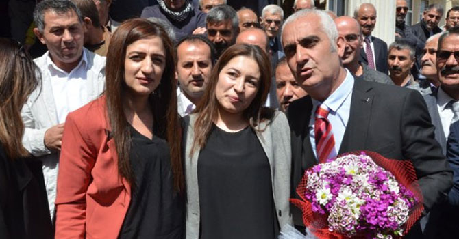 Yüksekova Belediyesi’nde devir teslim töreni