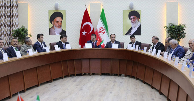 Vali Akbıyık İran'da güvenlik toplantısına katıldı!